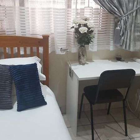 Kings Halt Hotel Bloemfontein Kültér fotó