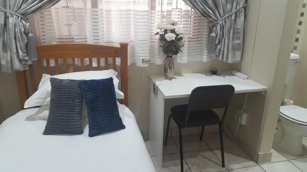 Kings Halt Hotel Bloemfontein Kültér fotó
